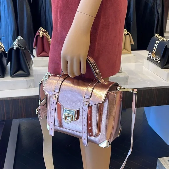 MICHAEL KORS
Manhattan Md TH SCHOOL Crackled Metallic Leather SATCHEL
Primrose - Picture 7 of 16